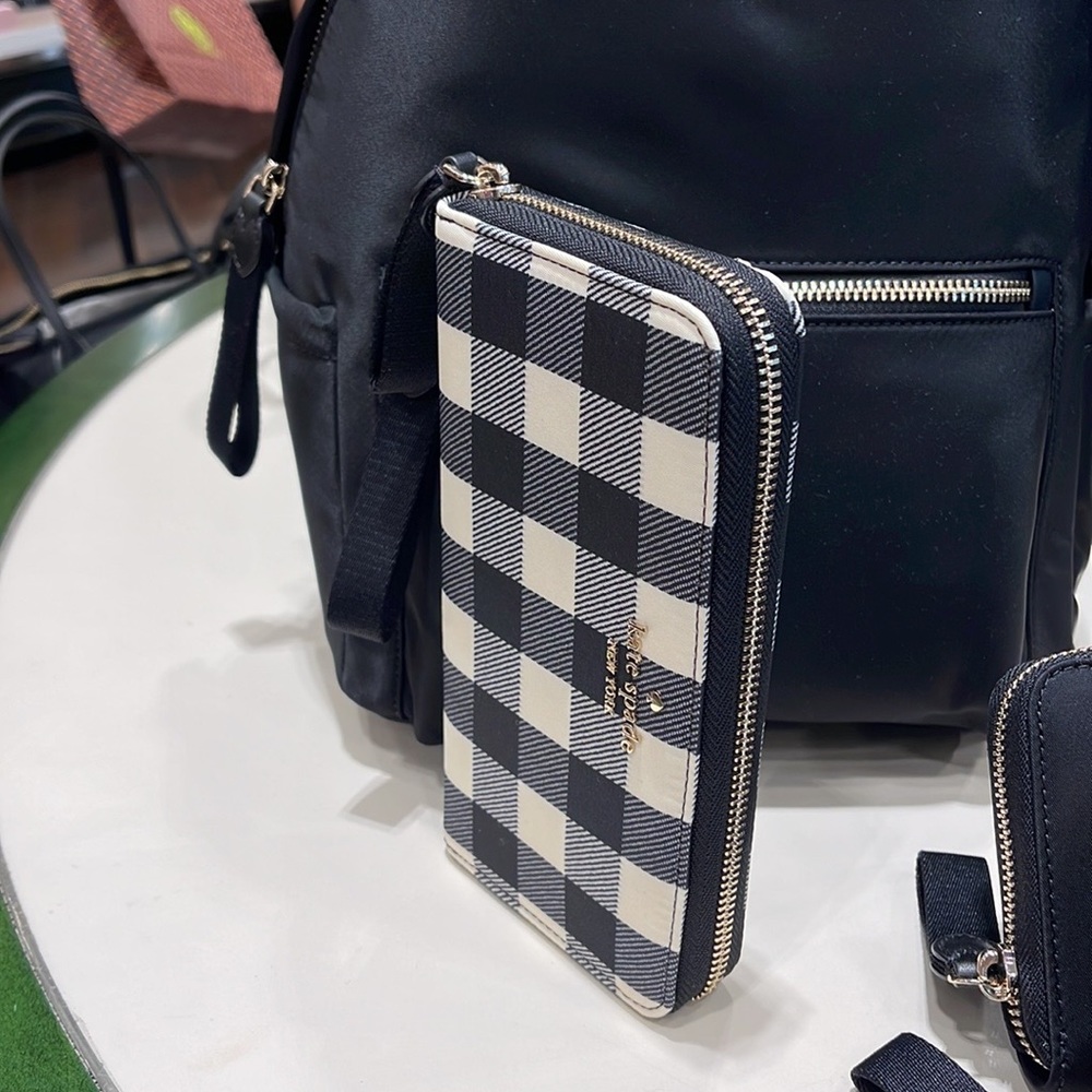 Kate Spade Chelsea Textured Gingham Print Nylon Large Continental Wallet
NWT - Picture 15 of 16